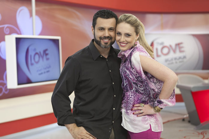 Renato Cardodo e Cristiane Cardoso (genro e filha de Edir Macedo), apresentadores do Programa Love School (Escola do Amor)