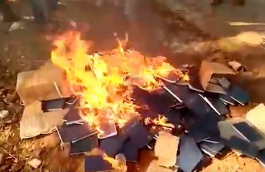 Bíblias queimadas na Índia