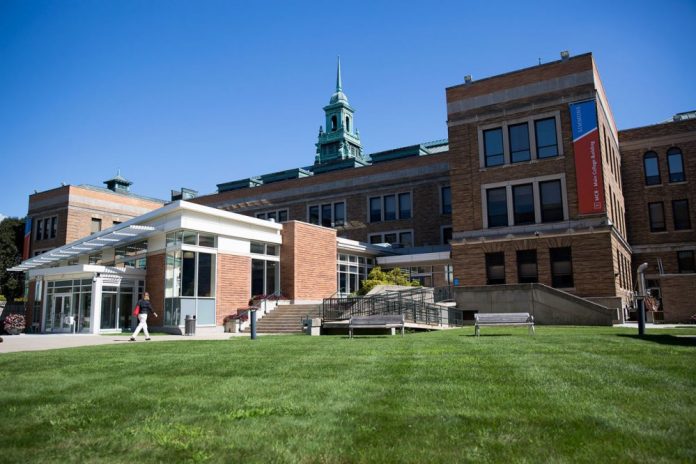 Universidade Simmons, em Boston, Massachusetts (EUA)