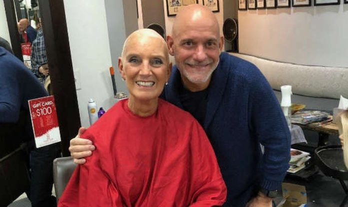Anne Graham Lotz perdeu os cabelos após iniciar a quimioterapia
