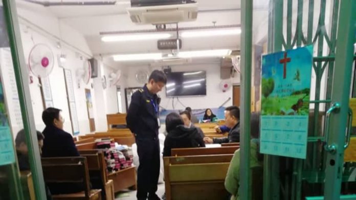Polícia invade a Igreja Rongguili, em Guangzhou, na China