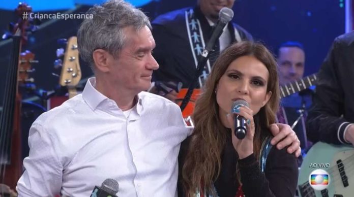 Serginho Groisman e a cantora Aline Barros Foto: TV Globo
