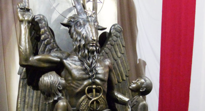 Estátua do satanismo
