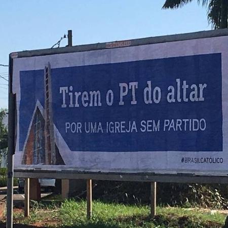 Outdoor de campanha criada por grupo de insatisfeitos com o arcebispo de Londrina (PR), dom Geremias Steinmetz Imagem: Reprodução/WhatsApp