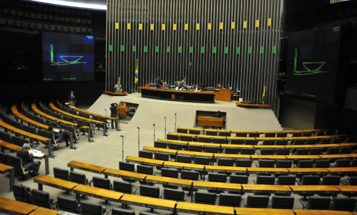Plenário da Câmara dos Deputados vazio