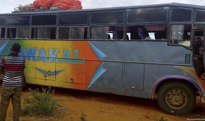 Ataques terroristas a ônibus tornaram-se comuns no Quênia. (Foto: picture-alliance/dpa)