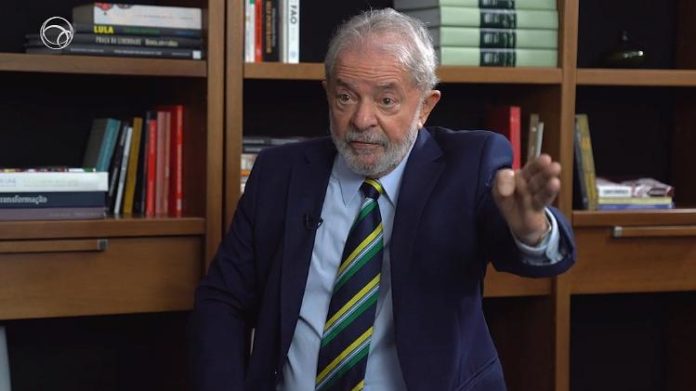 Ex-presidente Luiz Inácio Lula da Silva concede entrevista ao portal UOL.