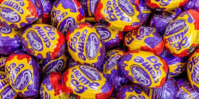 Creme Egg é um confeito em forma de ovo originário do chocolatier britânico Cadbury.