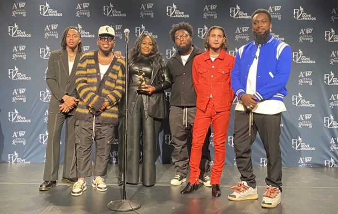 Vencedores do 52º Prêmio Dove da Associação de Música Gospel, em 19 de outubro de 2021.