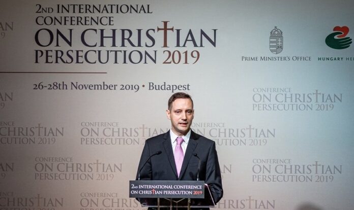 Tristan Azbej, o secretário de estado responsável pela ajuda aos cristãos perseguidos e pelo programa Hungary Helps.