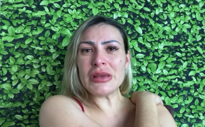 Andressa Urach Chora E Culpa Igreja Universal Por Piora De Borderline Folha Gospel