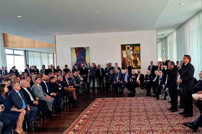Pastores se reúnem com Bolsonaro no Palácio da Alvorada em 8 de março de 2022