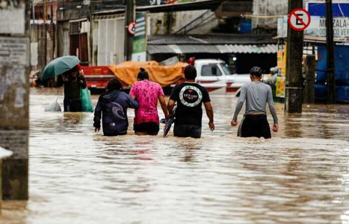 Chuvas em Pernambuco deixam mais de 40 mortos