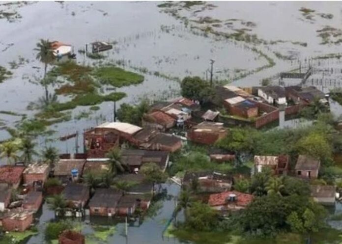Vista aérea da inundação provocada pelas chuvas em Pernambuco