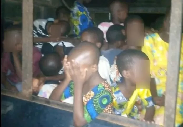 Pessoas presas em porão de igreja esperando Jesus voltar, na Nigéria