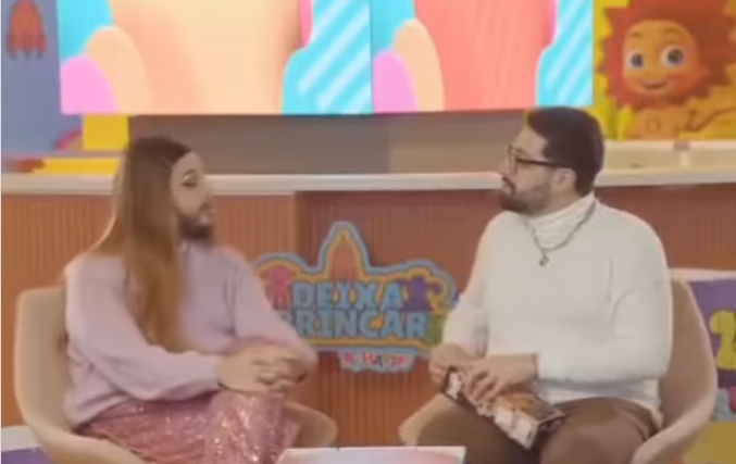 O influenciador digital Ricardo Cubba de peruca, barba e maquiagem – entrevista o influenciador Luke Vidal, que é homossexual