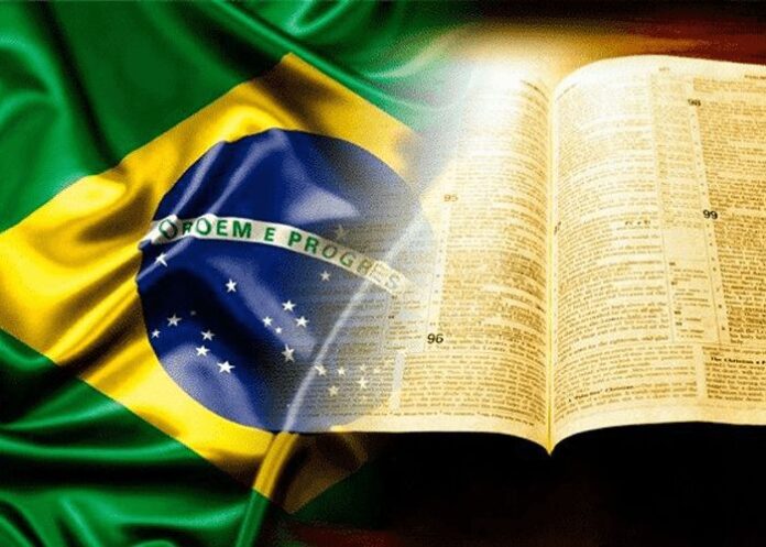 A Bíblia a bandeira do Brasil