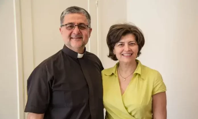O pastor Edward e a esposa Rana apoiam cristãos necessitados desde antes da guerra na Síria
