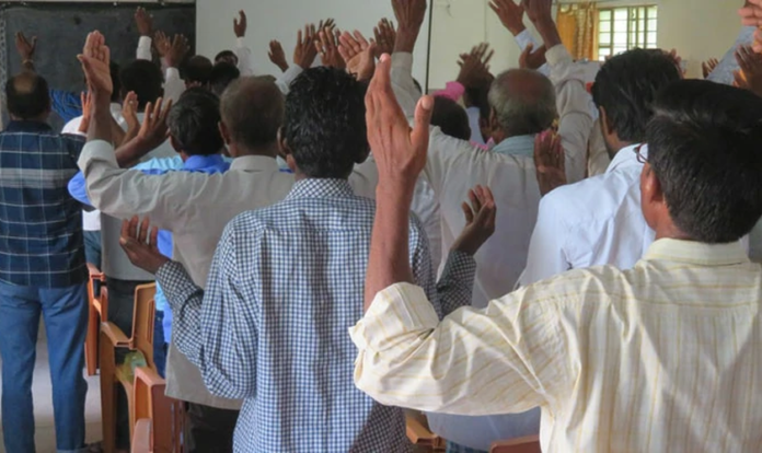 Cristãos durante culto na Índia ((Foto representativa: Portas Abertas)