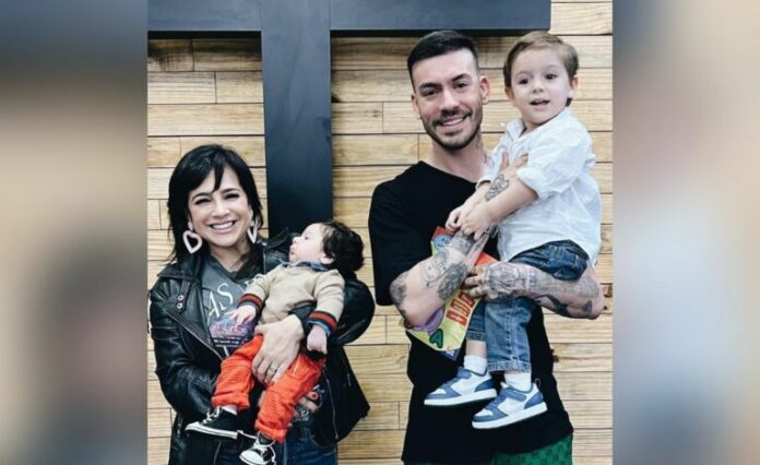 Daniela, seu esposo, André, e os filhos do casal Lucca e João Foto: Reprodução Instagram