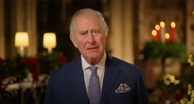 Rei Charles presta homenagem à fé da falecida rainha Elizabeth no primeiro  discurso de Natal | Folha Gospel