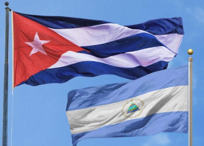 Bandeiras de Cuba e Nicarágua (Foto: Montagem/FolhaGospel)
