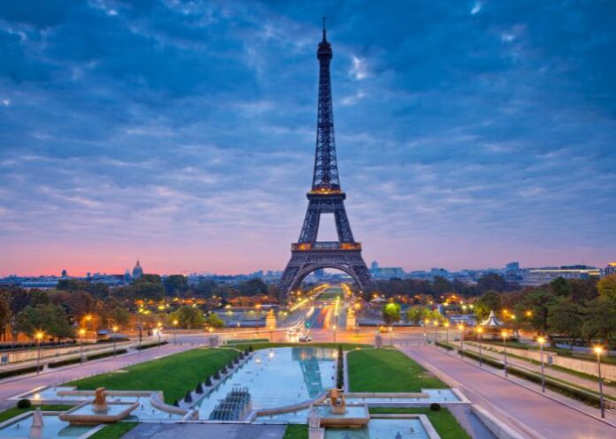 Torre Eiffel em Paris, capital da França (Foto: Canva Pro)