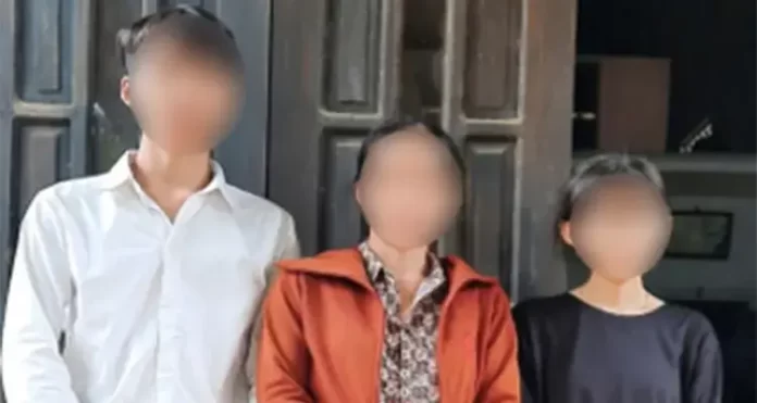 Esposa e filhos do pastor Phuc, que morreu na prisão. (Foto: Portas Abertas)