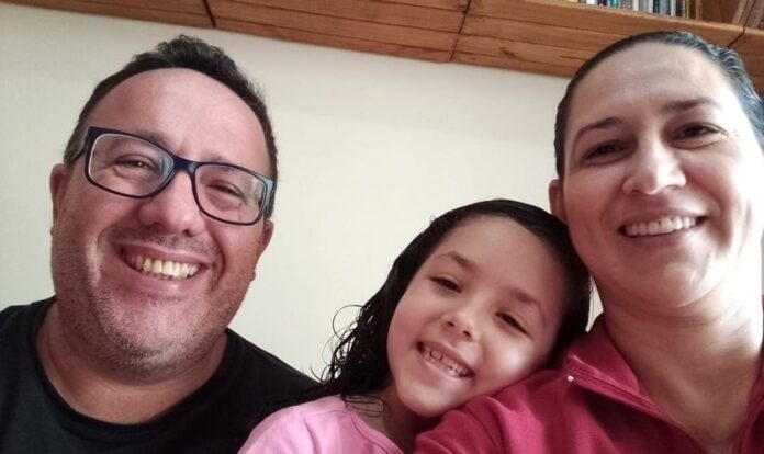 Isabele Firmino, filha do pastor Sérgio Fermino, morreu aos 7 anos. (Foto: Facebook/Sergio Luis Fermino).