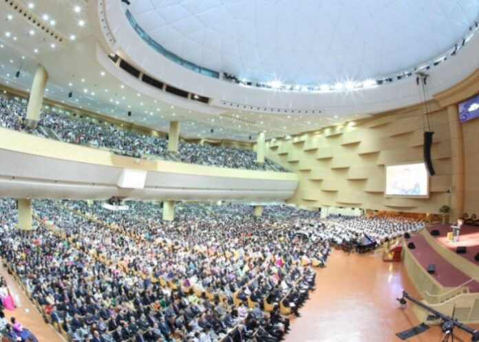 Um culto de domingo na Sungrak Seoul Church, na Coreia do Sul. (Foto: Sung Hyun Kim/Sungrak Seoul Church)