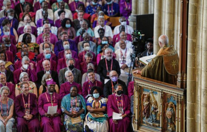 O Arcebispo de Canterbury, Justin Werlby, pregando no culto de encerramento de Lambeth 2022. (Foto: Lambeth Conference)