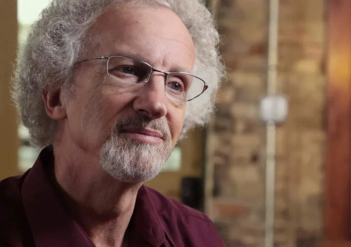 Escritor cristão Philip Yancey se afasta do ministério após confessar caso extraconjugal