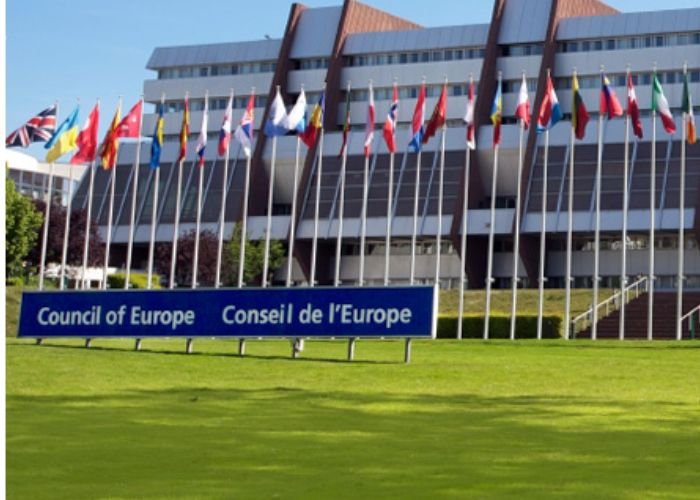 Conselho da Europa pede proibição de “práticas de conversão”